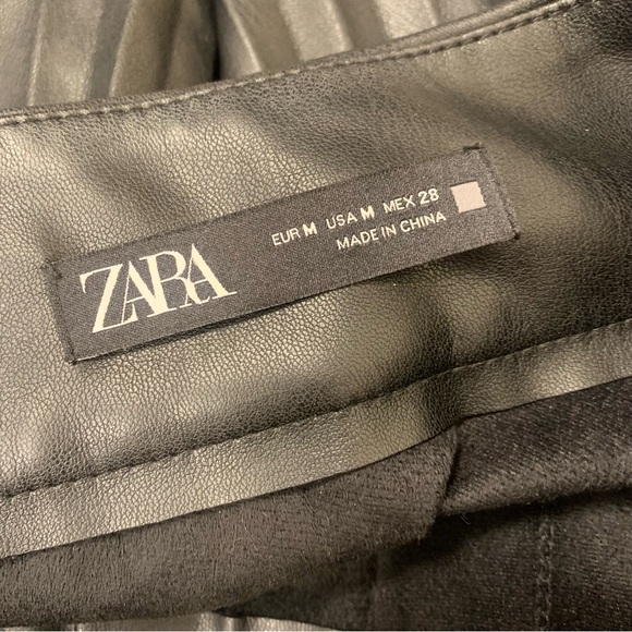 ZARA Vegan Faux Leather Side Gold Button Pleated Skirt - Picture 5 of 13